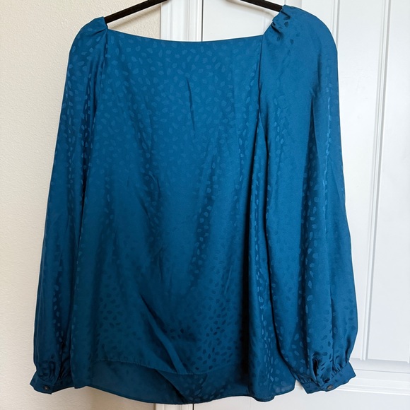 Ann Taylor Blue Teal Blouse with Subtle Pattern Size M - Picture 4 of 4